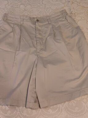 Lee Pleated Khaki Bermuda Shorts | 100% Cotton | Size 16